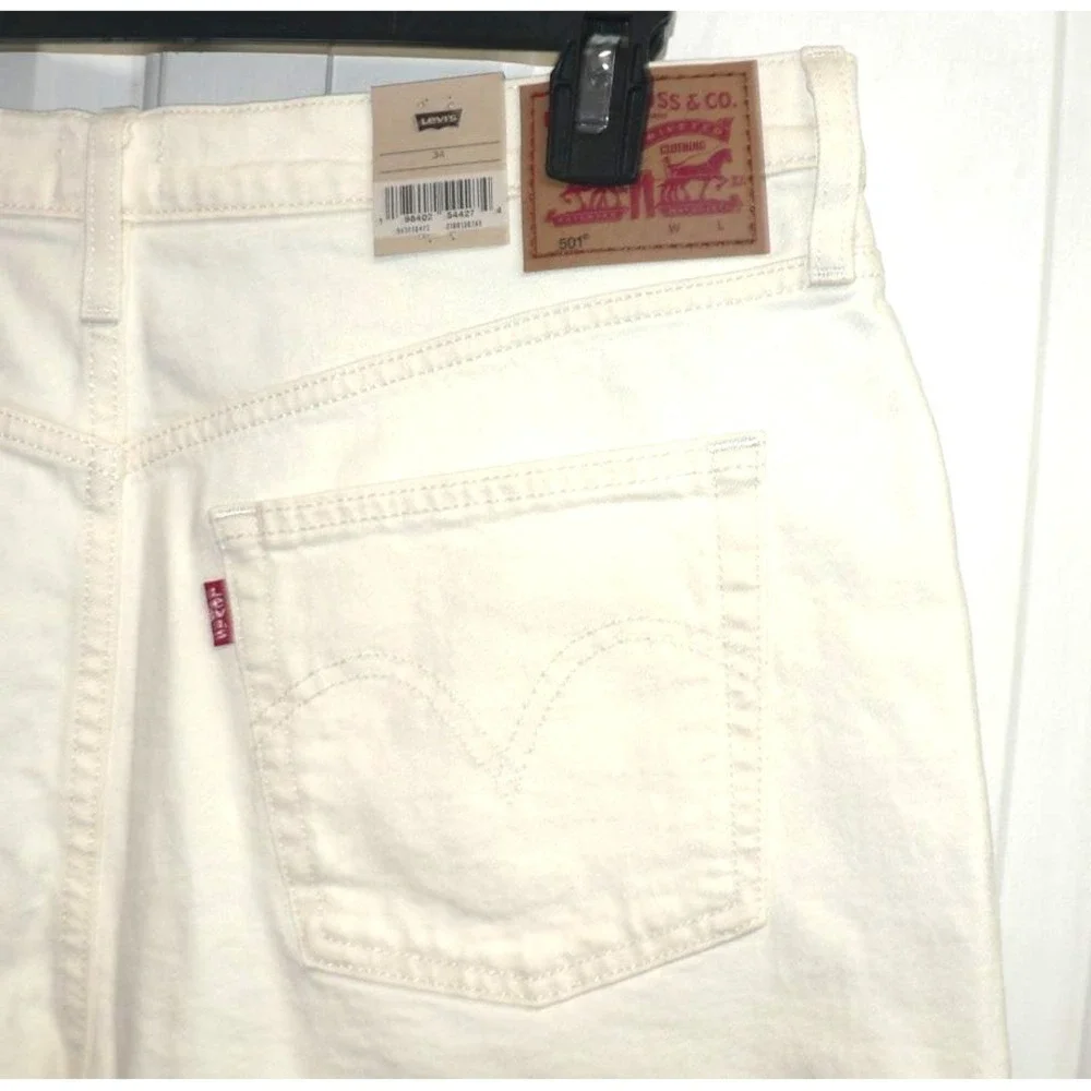 Levi's Women's 501‎ Original Shorts Button Fly High-Rise Denim in White Size 34